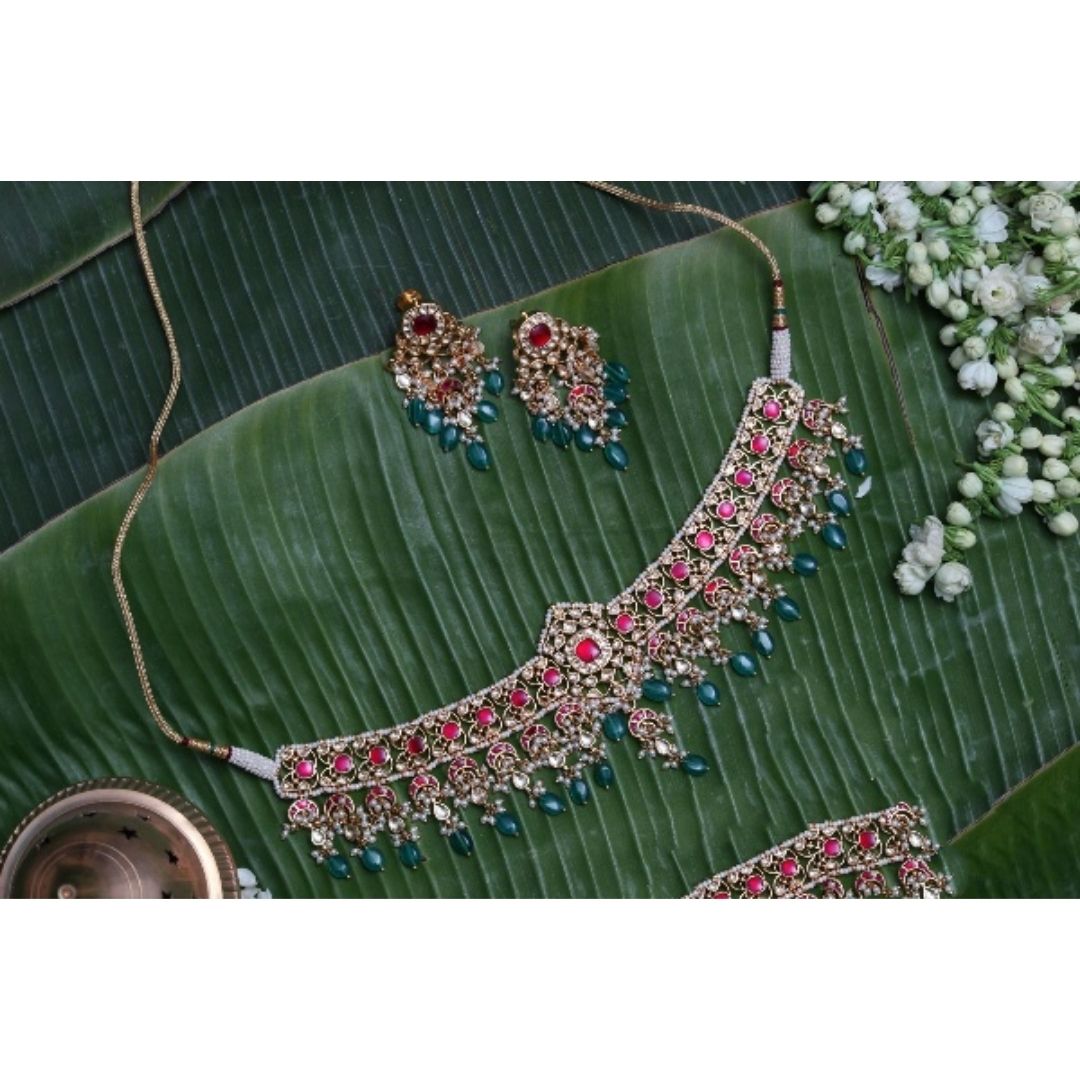 Juhi Necklace Set